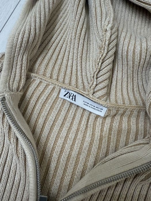 Кофта Zara бежевого цвета