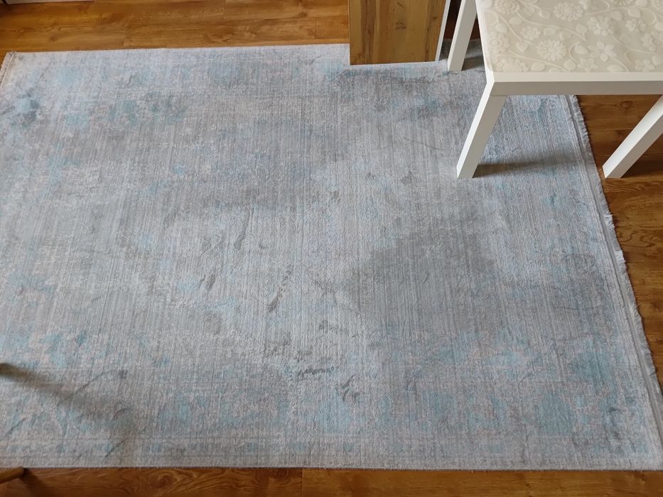 Продаётся ковёр  160×230 турецкого производства