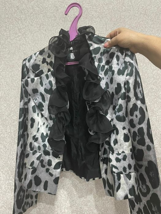 Пиджак женский .