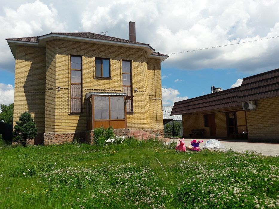 Продаётся красивый светлый коттедж