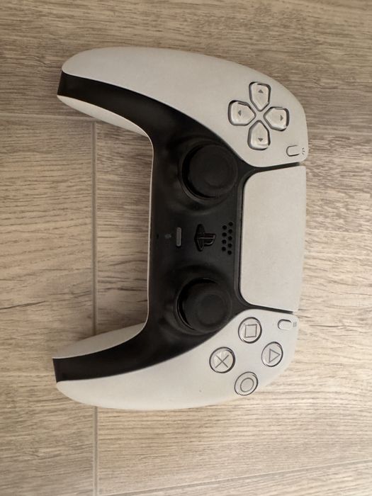 Sony PlayStation 5 + 4 игры