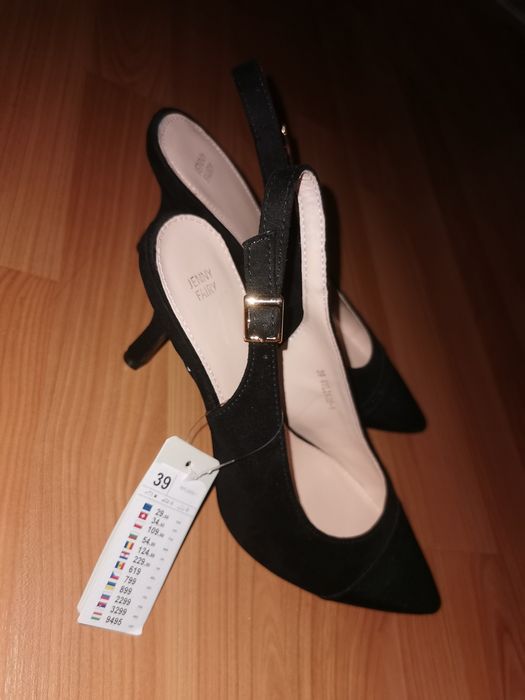 Дамски велурени обувки на ток