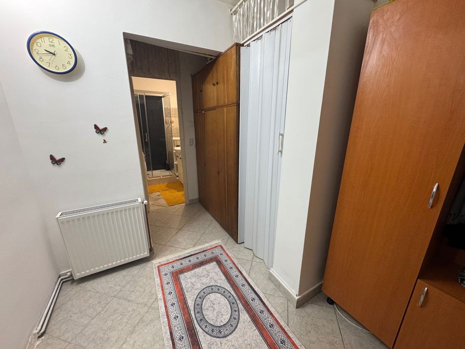 Închiriez apartament
