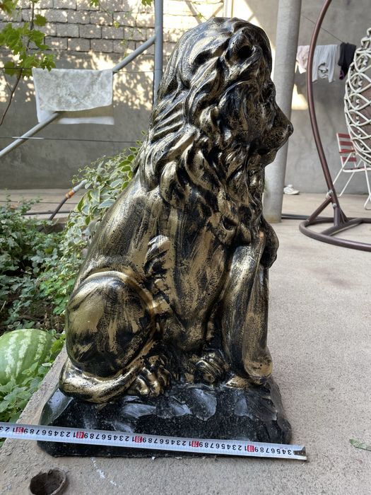 Статуя льва бетонная