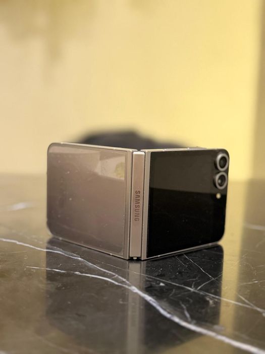Продам samsung Z flip 6