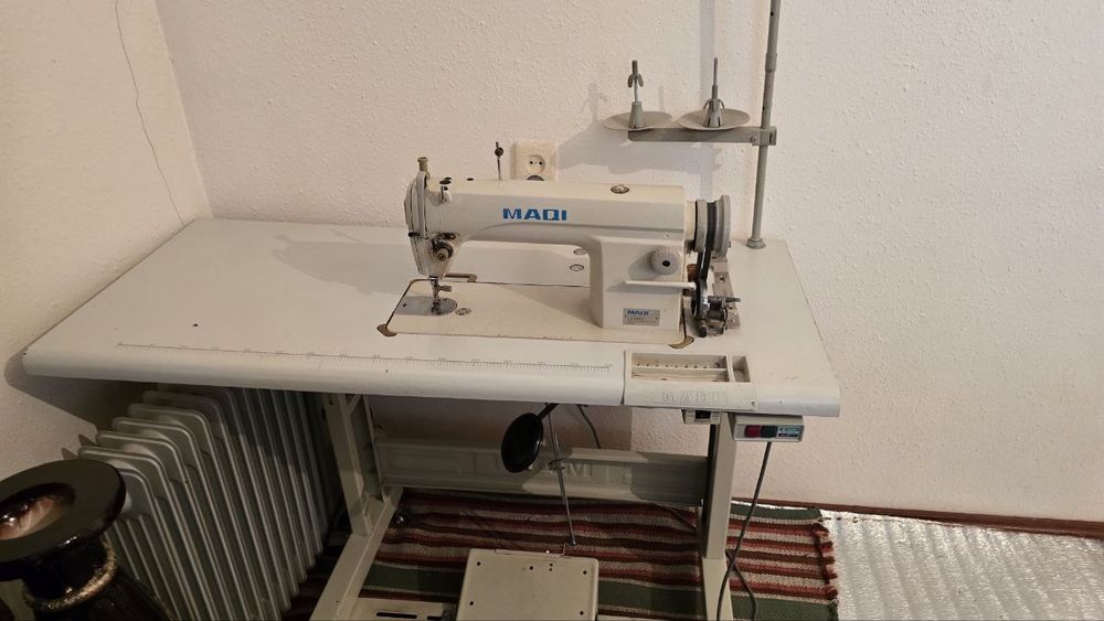 Tikadigan mashinka sotiladi