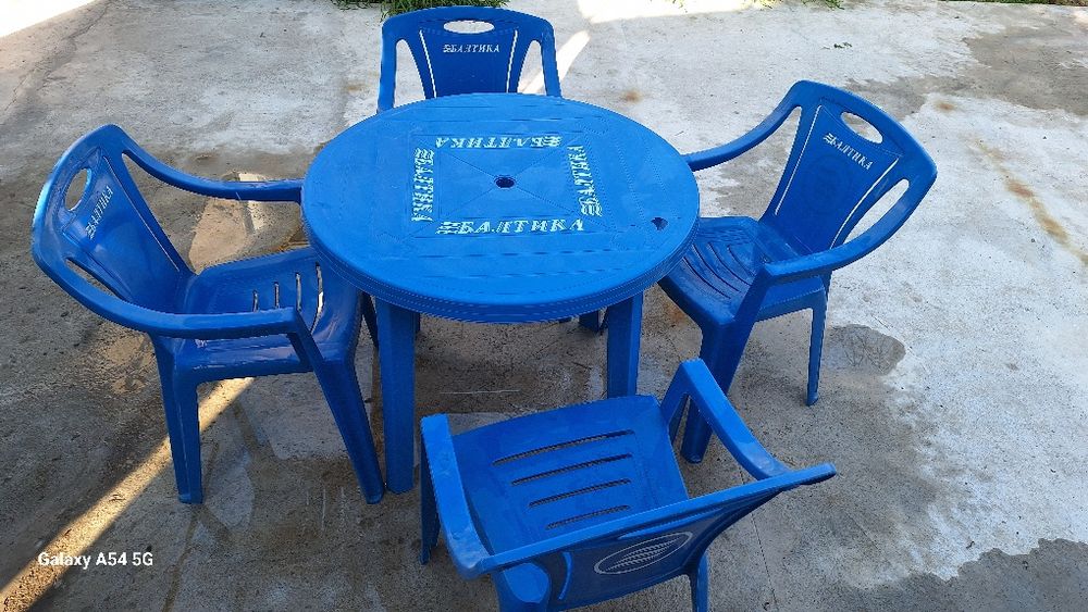 Пластиковые стол стуля