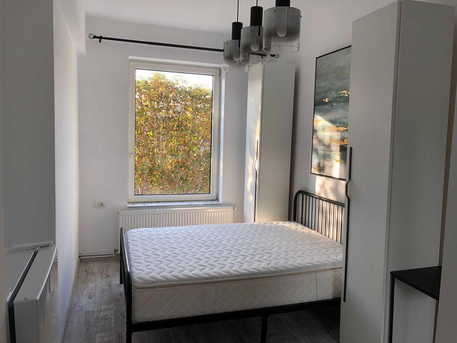 Închiriez camera zona Grivitei