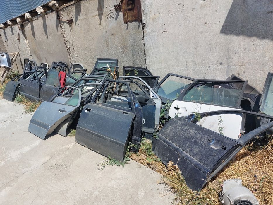 Двери, багажник.