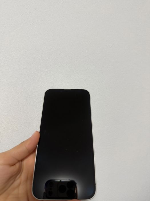 Vând Iphone 13