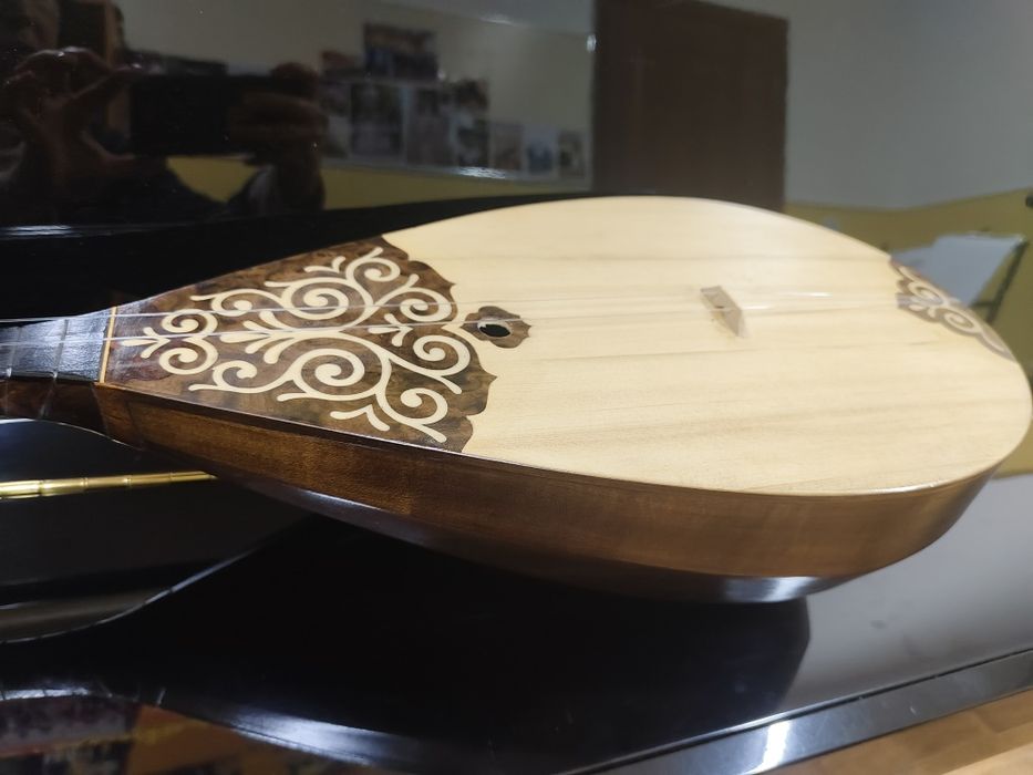 Домбыра сатылады