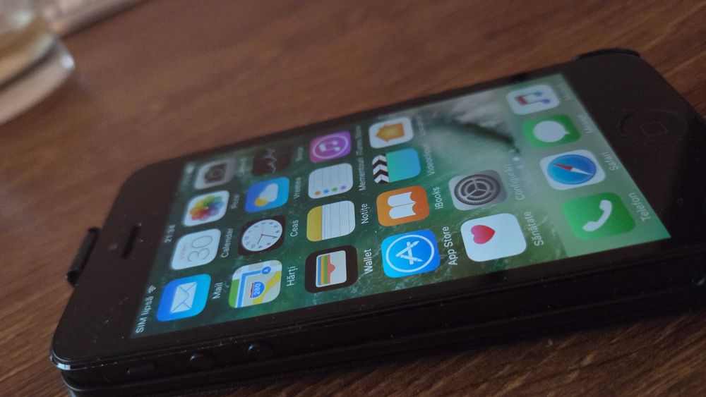 Vand telefon IPhone 5