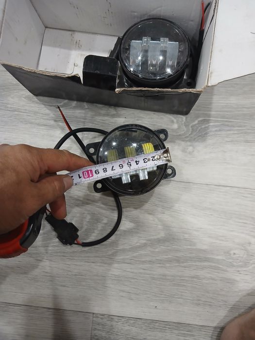 Продам линзованные противотуманки LED на Ладу