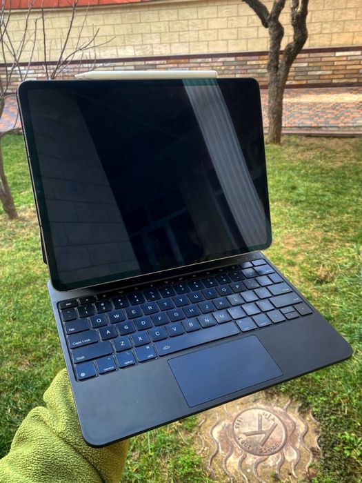 iPad Pro 12.9, M2, 5-gen 128gb Wifi-sim + Magic keyboard + Smart Penci