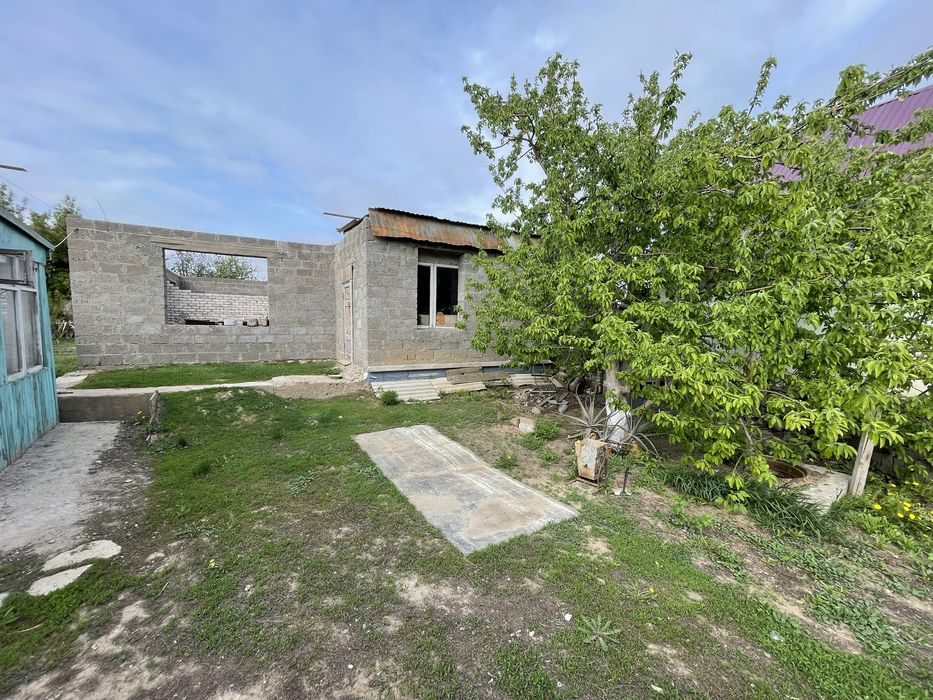 Продам 7 соток в городе — дом + недострой под ваши идеи