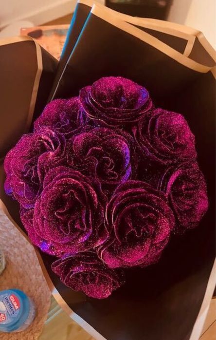 Вечни букети от брокатени рози,сатенени рози,фоам рози