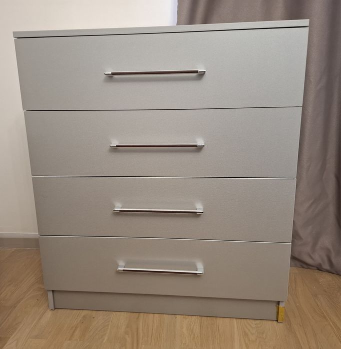 Комод Новый с выдвижными ящиками серого цвета