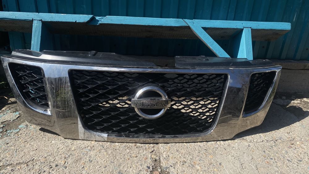 Решетка радиатора Nissan patrol