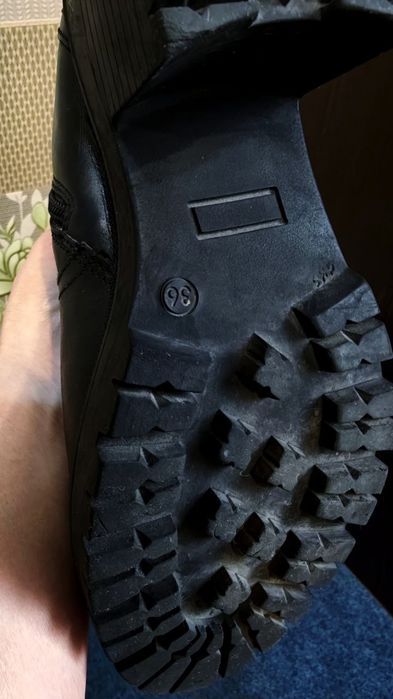 Продам три пары обуви оптом ,размер 36.