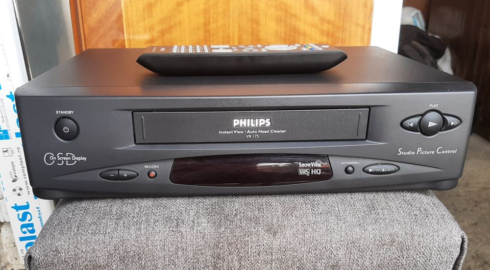 Vând videorecorder stereo philips în stare bună