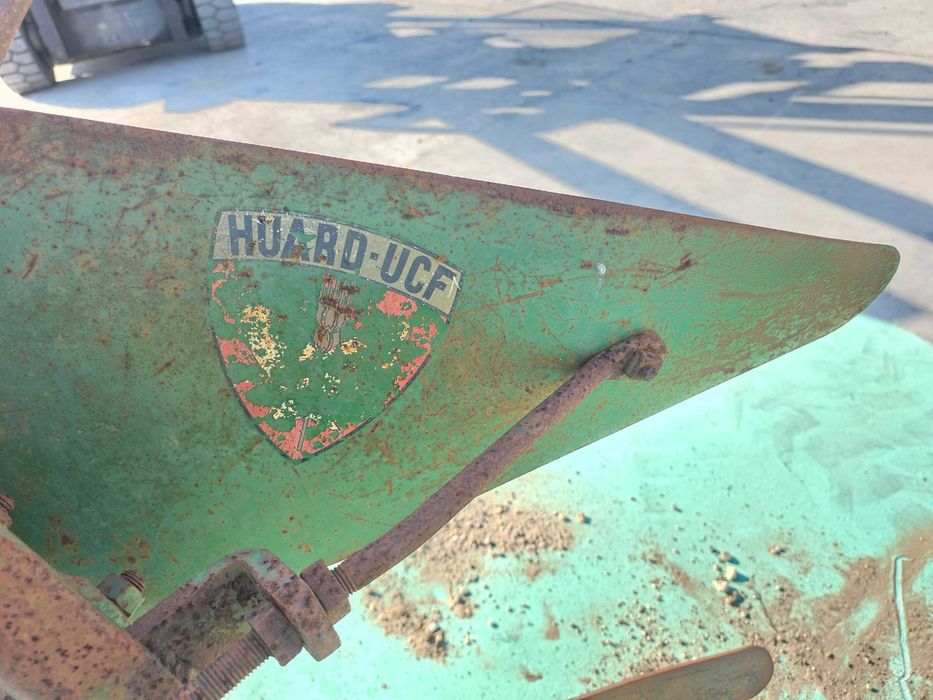 Plug Huard BA2 reversibil cu  2 brazde