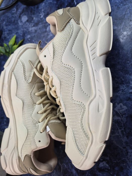 Кроссовки летние,дышащие