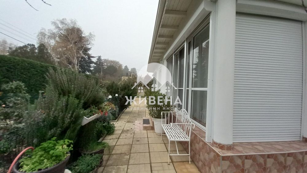 Едноетажна обзаведена къща с басейн, с.Соколово