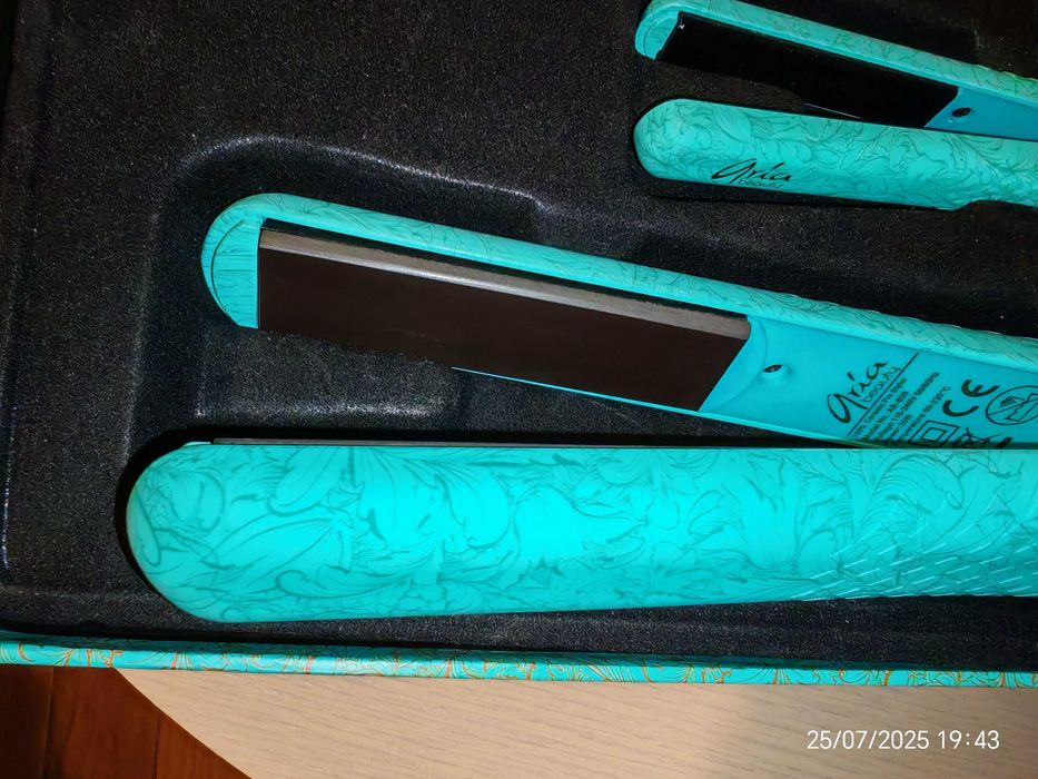 Aria Beauty set Placa de par ceramica și ondulator