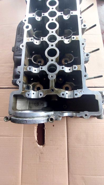 Chiulasă BMW 2.0 diesel 163cp M47! Galerie evacuare, axe came!