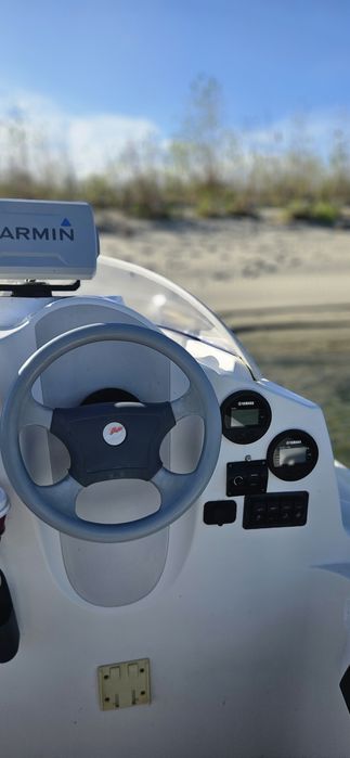 Barca QuickSilver  Semicabinată 520