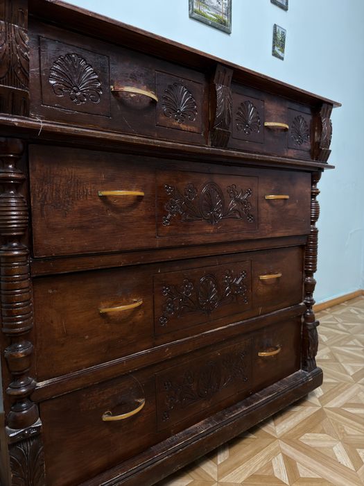 срочно продам старинный комод