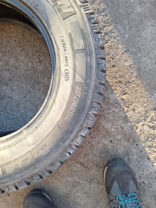 215 70 15c michelin agilis