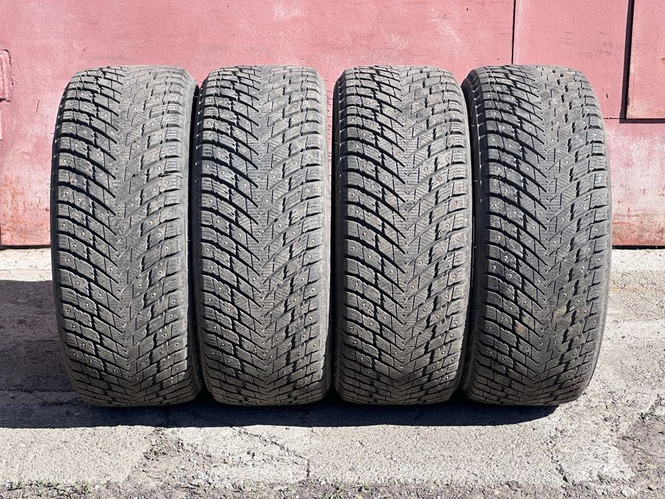 Зимняя резина 235/45 18 ZMAX