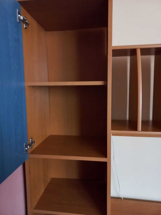 Бюро с надстройка и гардероб