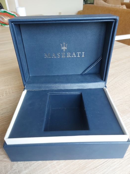 Часовник Maserati