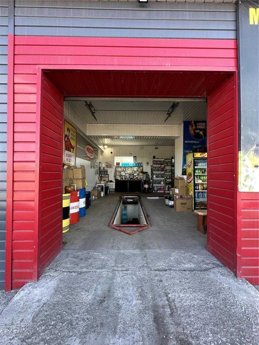 На окраине города предлагаем автокомплекс ПОСТ