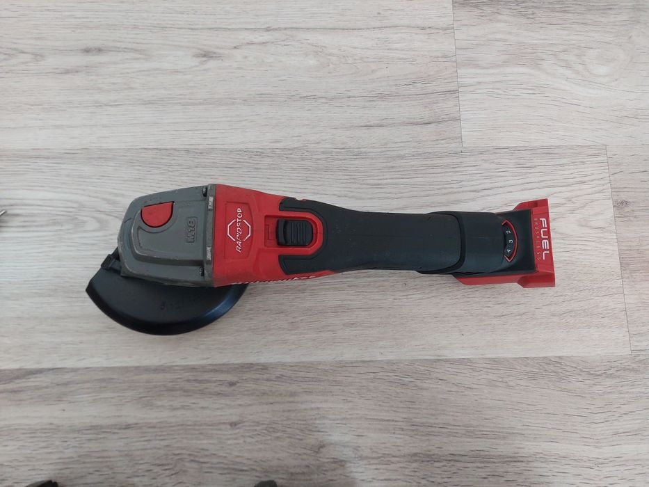 Flex milwaukee cu reglaj turatie, variator, 2022, stare perfectă