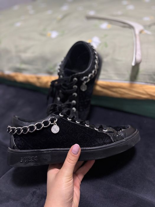 Дамски оригинални маратонки на GUESS