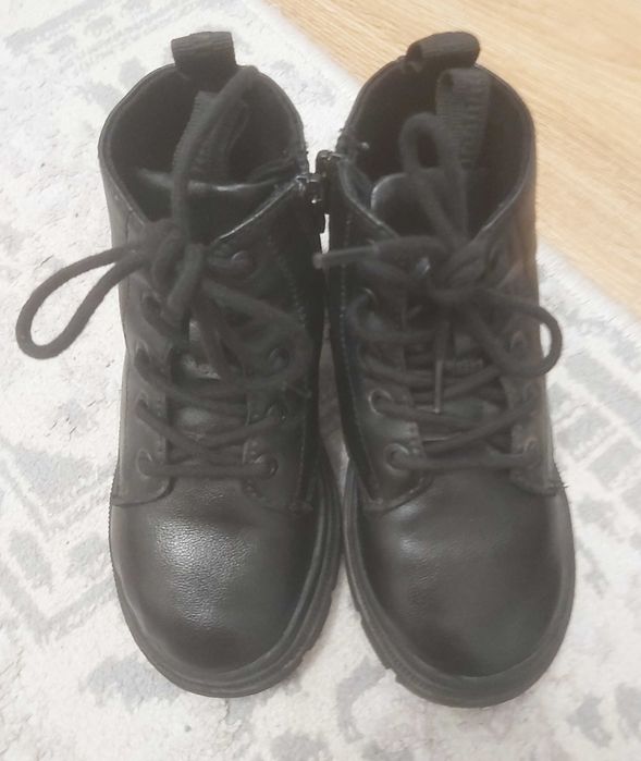 Продаю детскую обувь