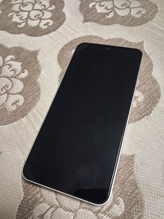 Samsung s24FE 8/256Гб