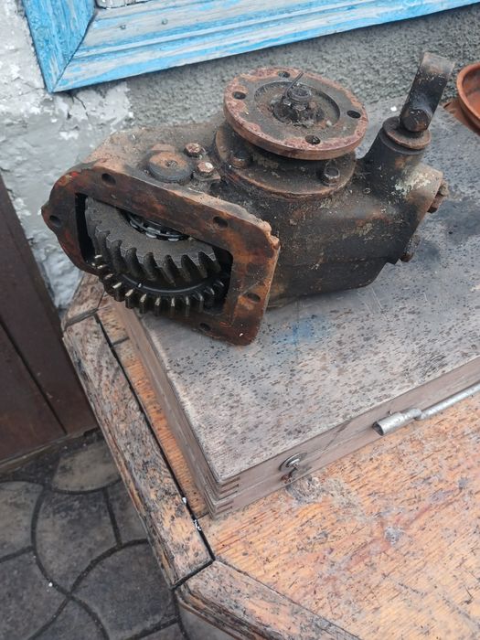 Продам на зил 131 коробка отбора мощности