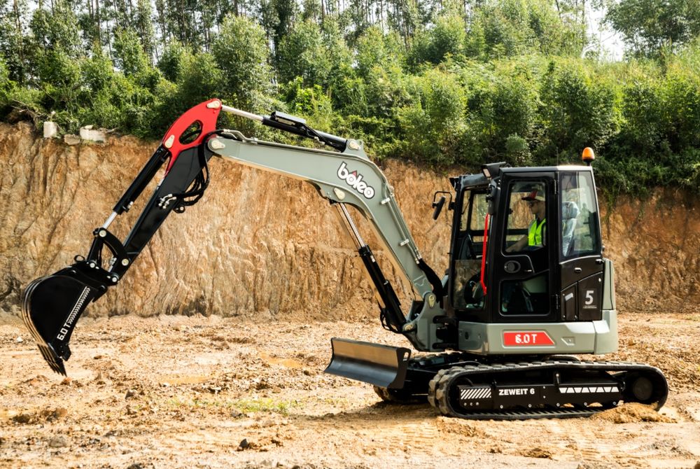 Мини-экскаватор Алматы Услуги трактор