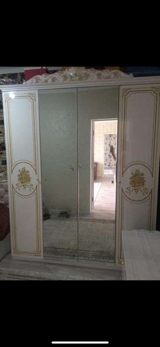 Спальный гарнитур