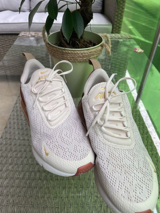Модел: Air Max 270 (GS) изключително красиви
