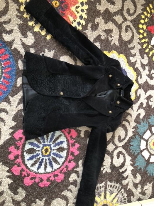 Sacou S, superb Agnes Toma elegant dar si casual