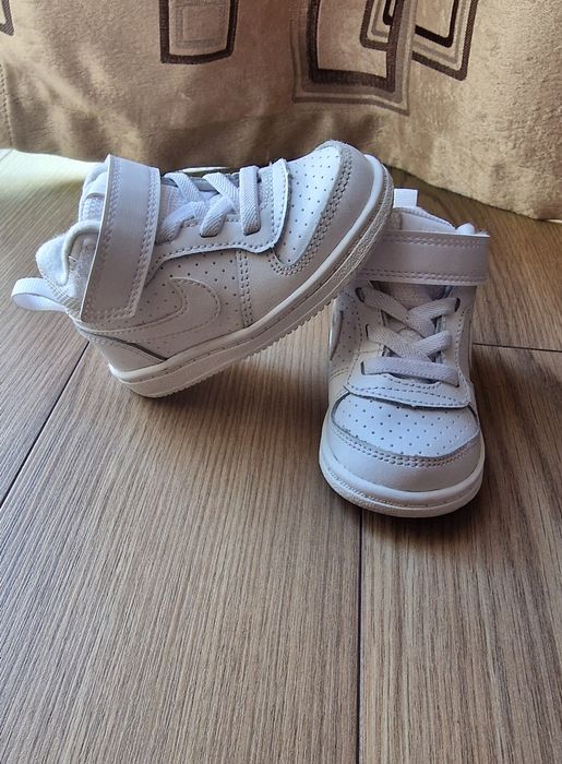 Adidași Nike marimea 21 in stare foarte buna