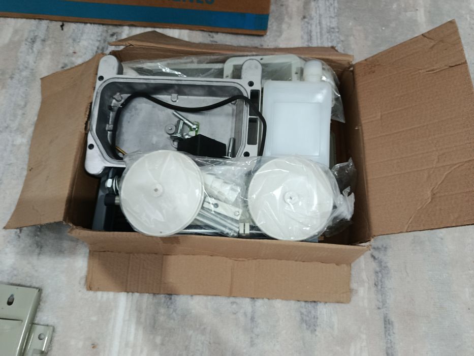 Atlas averlok tikuv mashinasi