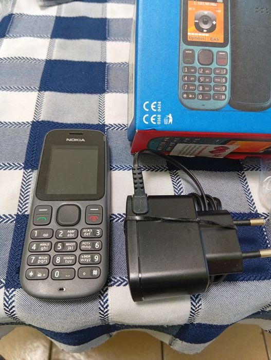 Продавам NOKIA 100