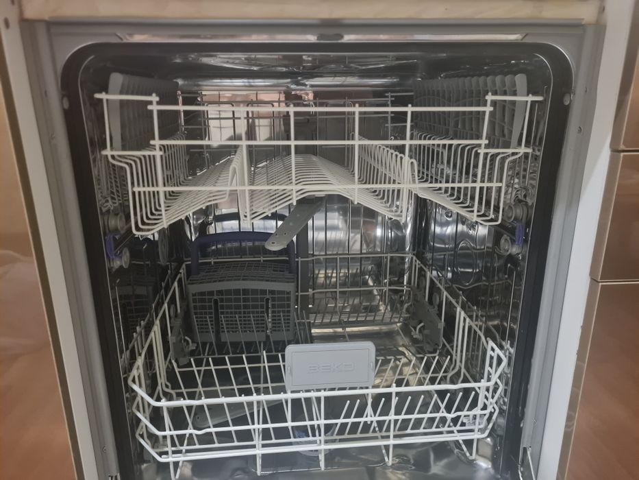 Посудомоющая машинка