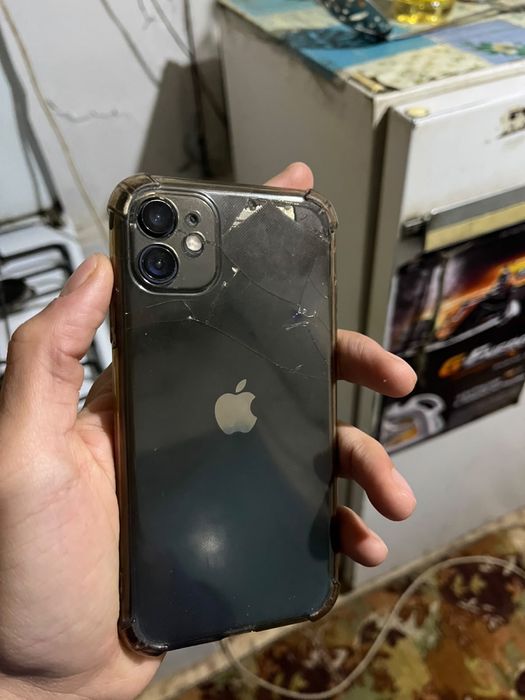 Продам айфон 11 64 гб